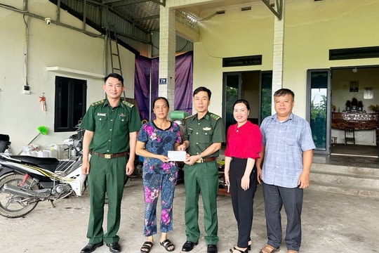 Chiến sĩ Biên phòng Quảng Đức mang Xuân đến với đồng bào