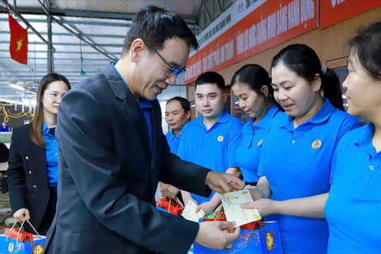 Quảng Ninh: Chăm lo Tết cho người lao động vùng khó