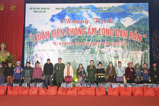 Mang Xuân ấm đến với xã biên giới Pha Long