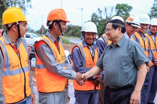 Thủ tướng: "Không lãng phí một ngày" trong triển khai các dự án phục vụ APEC tại Phú Quốc