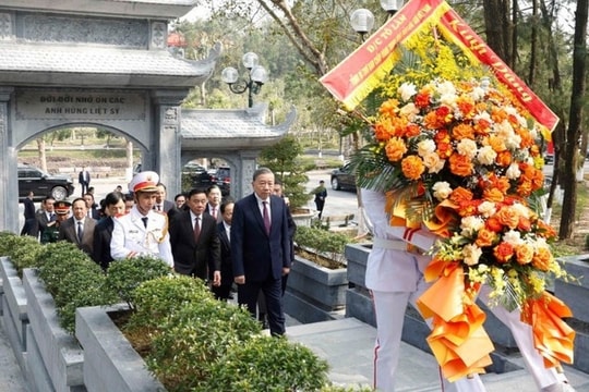 Tổng Bí thư Tô Lâm dâng hương tưởng niệm các nhà lãnh đạo tiền bối, anh hùng, liệt sĩ tại Nghệ An, Hà Tĩnh