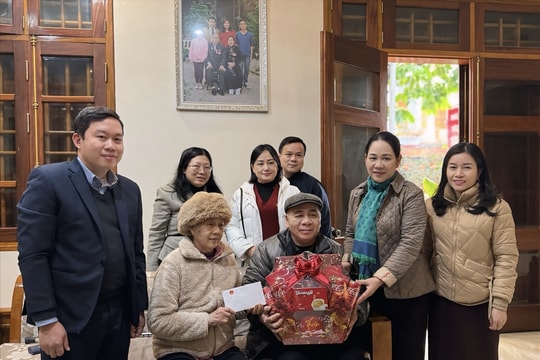 Thứ trưởng Nông Thị Hà thăm, chúc Tết các nguyên Lãnh đạo là người DTTS tại Lào Cai