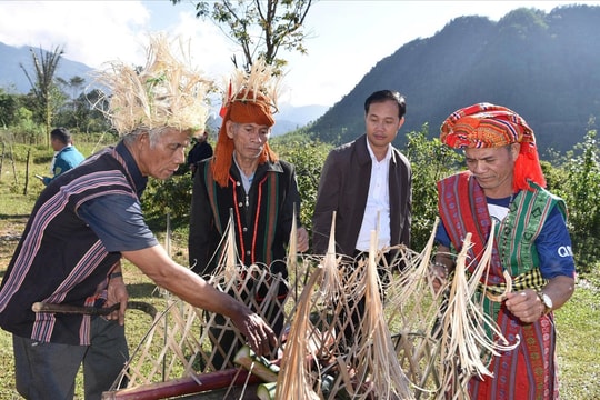 Khi mưa không thuận, gió chưa hòa - đồng bào Pa Cô cúng Thần Nước