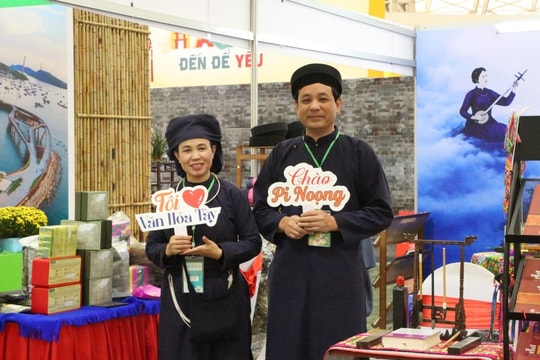 “Tôi yêu văn hóa Tày” - Lặng lẽ giữ hồn bản sắc giữa Hội chợ Mùa Xuân