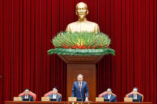 Tổng Bí thư Tô Lâm chủ trì gặp mặt các đồng chí nguyên Ủy viên Trung ương Đảng các khóa