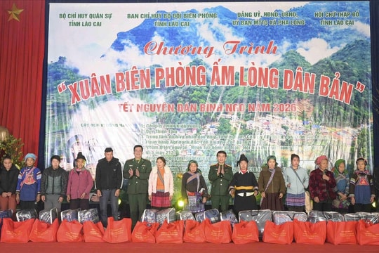 Bộ đội Biên phòng Lào Cai tặng gần 5.500 suất quà nhân dịp Tết Nguyên đán