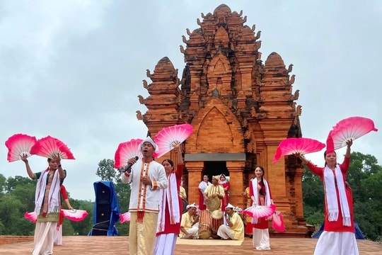 Đa dạng sắc màu văn hóa tại Ngày hội “Sắc Xuân trên mọi miền Tổ quốc”