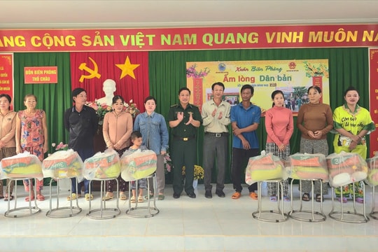 Xuân Biên phòng ấm lòng dân bản ở Đặc khu Thổ Châu