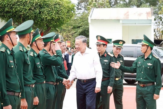 Tổng Bí thư Tô Lâm thăm, chúc Tết cán bộ, chiến sĩ Đồn Biên phòng EA H’Leo