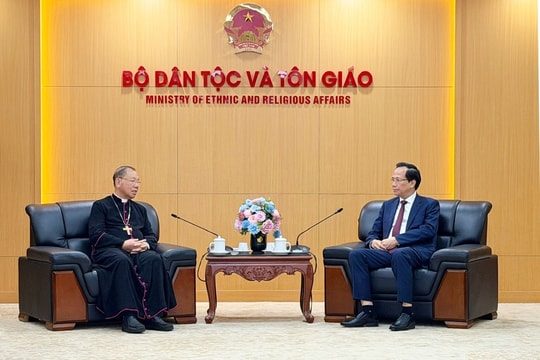 Bộ trưởng Đào Ngọc Dung tiếp Tổng Giám mục Tổng giáo phận Hà Nội