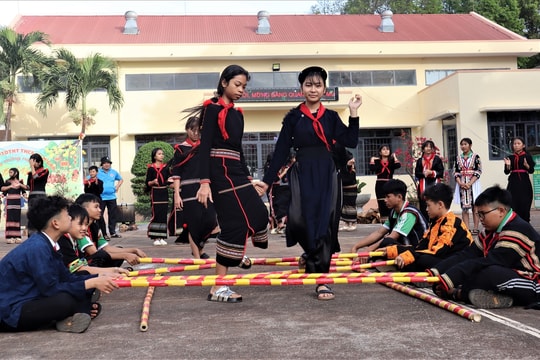Không khí đón Xuân dưới mái trường dân tộc nội trú
