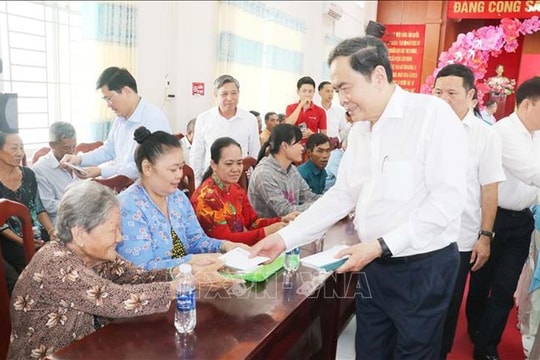 Chủ tịch Quốc hội Trần Thanh Mẫn chúc Tết tại TP. Cần Thơ