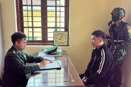 Bắt các đối tượng vận chuyển trái phép ngoại tệ qua biên giới Lào Cai