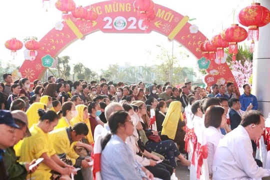 Nghệ An: Ấm lòng “Chợ Tết 0 đồng”