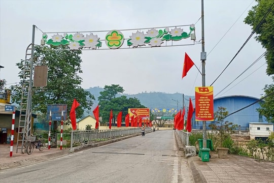 Rực rỡ sắc Xuân trên khắp nẻo đường vùng cao Quảng Ninh