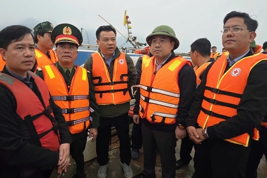 Phó Chủ tịch chuyên trách Ủy ban An toàn giao thông Quốc gia trực tiếp chỉ đạo công tác tìm kiếm cứu nạn tại Lào Cai