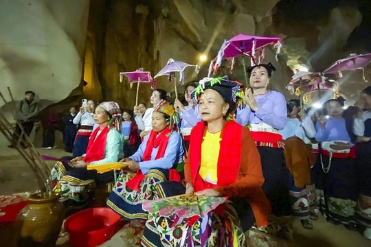 Bản anh hùng ca Nàng Han giữa đại ngàn xứ Thanh