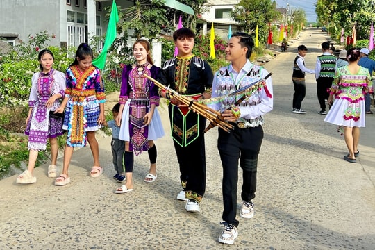 Mùa Xuân ở làng người Mông trên cao nguyên Gia Lai