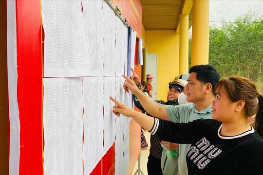 Đẩy mạnh tuyên truyền bầu cử đến từng thôn, bản