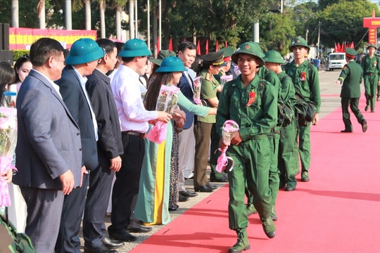 Hơn 1.440 thanh niên người DTTS tỉnh Quảng Ngãi lên đường nhập ngũ