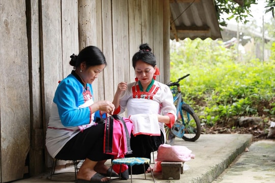 Giải pháp để đồng bào Mảng từ bỏ hủ tục