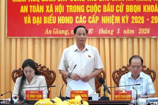 Phó Chủ tịch Quốc hội Trần Quang Phương kiểm tra công tác bầu cử tại An Giang