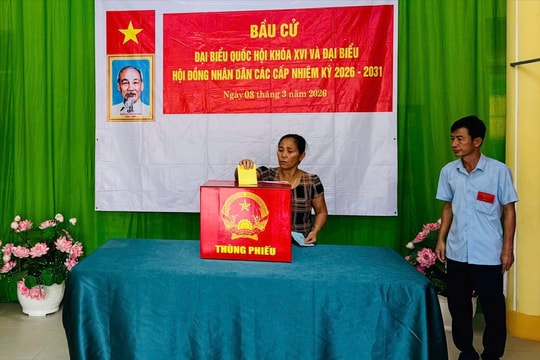 Cử tri đặc khu Thổ Châu náo nức đi bầu cử sớm