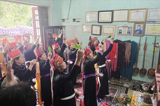 Những "bà Then" ở vùng cao Quảng Ninh