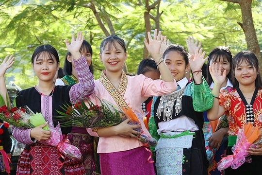 Trường phổ thông nội trú có thể tuyển học sinh nước láng giềng theo nhiệm vụ