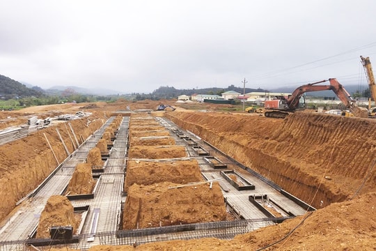 Tăng tốc trên công trình xây dựng trường nội trú liên cấp