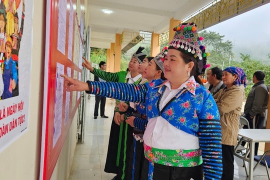 Ngày hội gắn kết đồng bào các dân tộc, tôn giáo ở Nhi Sơn