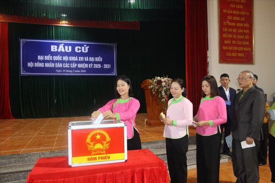 Bố trí ăn nghỉ, đưa đón cử tri vùng khó trong Ngày hội non sông