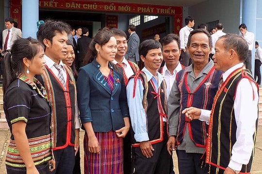 Đổi mới toàn diện, thống nhất và thực chất hơn chính sách đối với Người có uy tín