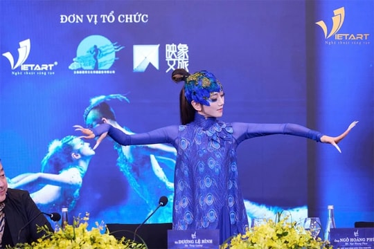 Khổng tước Dương Lệ Bình: Trẻ vì không chồng, không con?