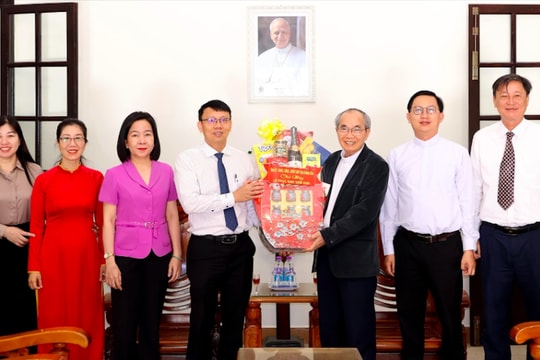 Lãnh đạo tỉnh Khánh Hòa thăm các cơ sở tôn giáo nhân dịp Lễ Phục sinh