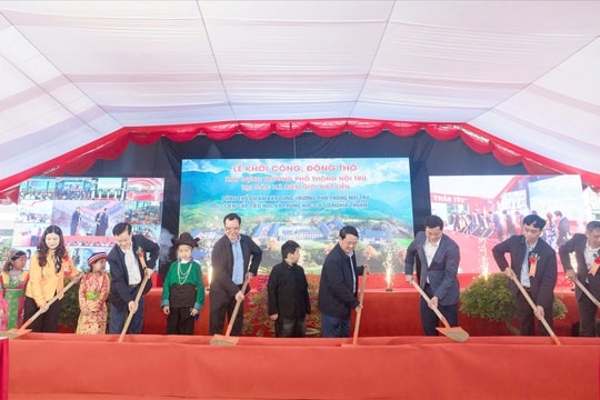 Thứ trưởng Thường trực Bộ Dân tộc và Tôn giáo Nguyễn Đình Khang dự khởi công trường nội trú liên cấp tại Tuyên Quang