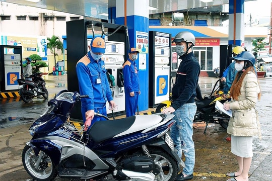 Chủ động thích ứng với biến động giá xăng dầu, tạo nền tảng cho phát triển bền vững