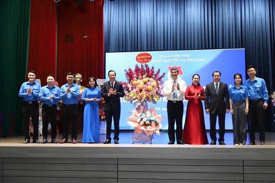 Bộ trưởng Đào Ngọc Dung dự chương trình kỷ niệm 95 năm ngày thành lập Đoàn
