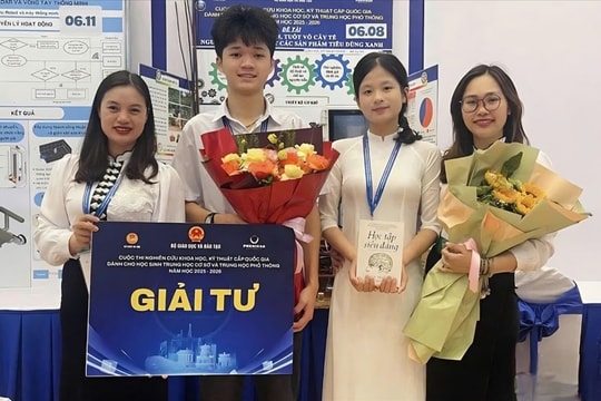Sáng chế máy tuốt vỏ cây của học sinh tỉnh Điện Biên đạt giải cấp quốc gia