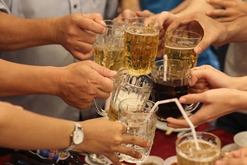 Phạt tiền đến 1 triệu đồng nếu kích động, lôi kéo người khác uống rượu, bia