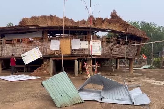 Mưa đá, gió lốc làm sập nhà rông và thiệt hại nhiều tài sản người dân ở các xã vùng cao Quảng Ngãi