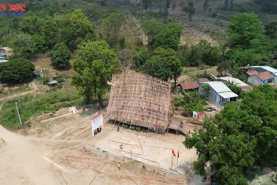 Về Đăk Kôi xem đồng bào Xơ Đăng bảo tồn nhà rông truyền thống