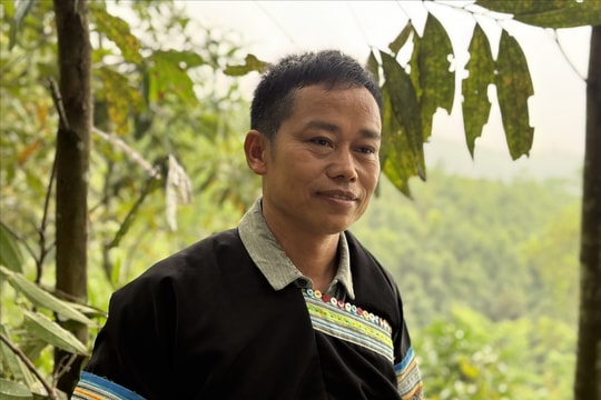 Người có uy tín Sùng A Hềnh "mở đường" đưa cây quế, Homestay về bản Mông