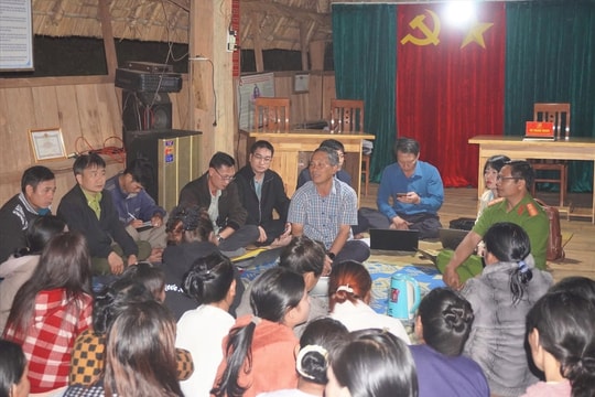 Khi Bí thư xã ngồi cùng dân, nghe dân nói