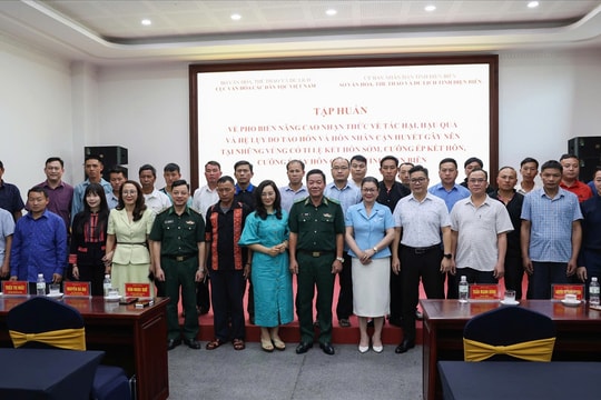 Nâng cao nhận thức về tác hại của tảo hôn, hôn nhân cận huyết thống cho cán bộ thôn, bản