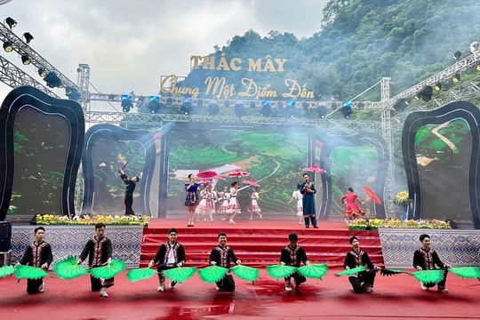Thác Mây vào hội, đánh thức tiềm năng du lịch Thạch Quảng