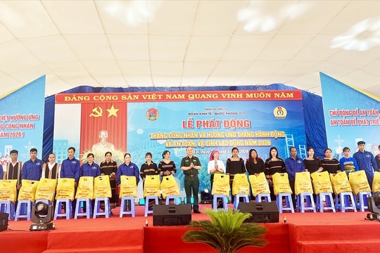 Trao hơn 800 suất quà cho công nhân DTTS tại Gia Lai