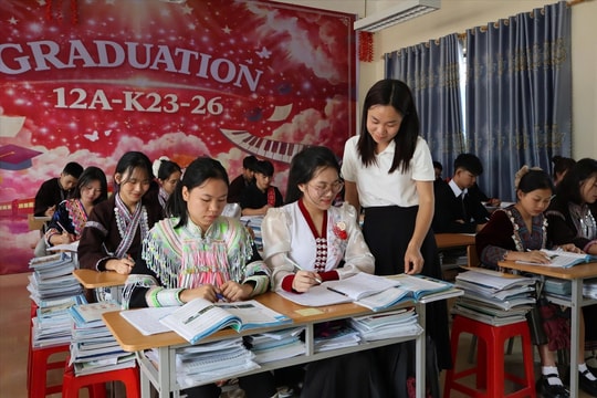 Lai Châu hỗ trợ học sinh dân tộc nội trú, học sinh bán trú, học viên bán trú năm cuối cấp