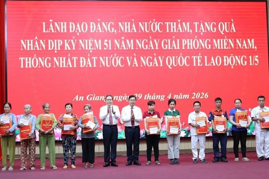 Chủ tịch Quốc hội Trần Thanh Mẫn thăm, tặng quà gia đình chính sách và công nhân lao động tại An Giang