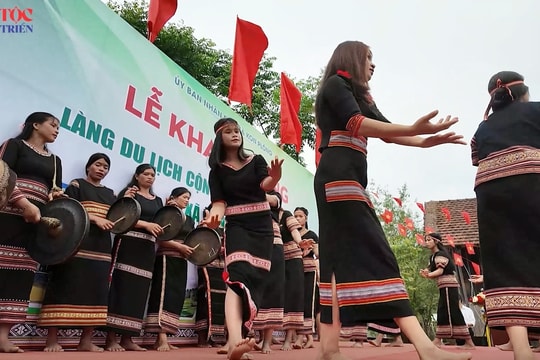 [VIDEO] Người Mơ Nâm làm du lịch cộng đồng